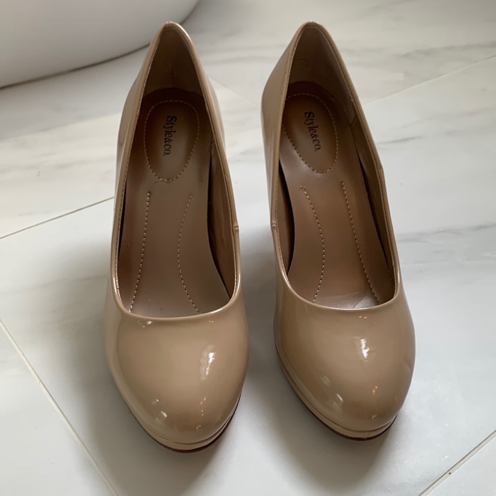 Style & co patent leather heel